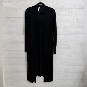 Stylus Women’s Black Lightweight Maxi Cardigan Sweater. Size XL